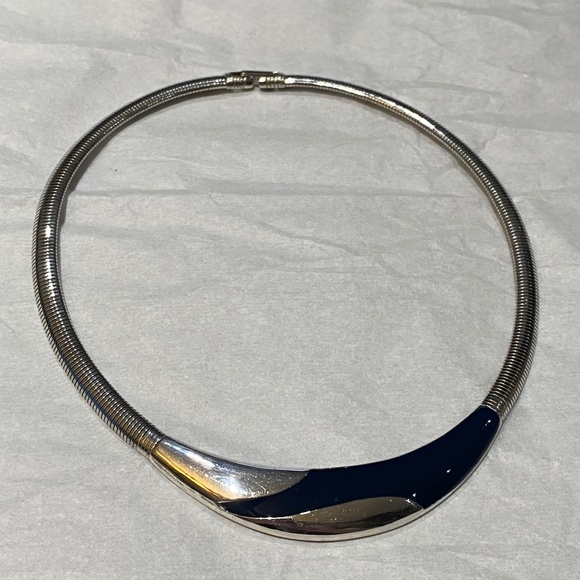 Vintage Y2K Silver Tone Serpentine Collar Omega Necklace Blue Enamel Panel - Picture 7 of 13